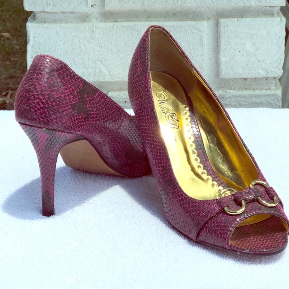 Shoes - Picture 1 of 1